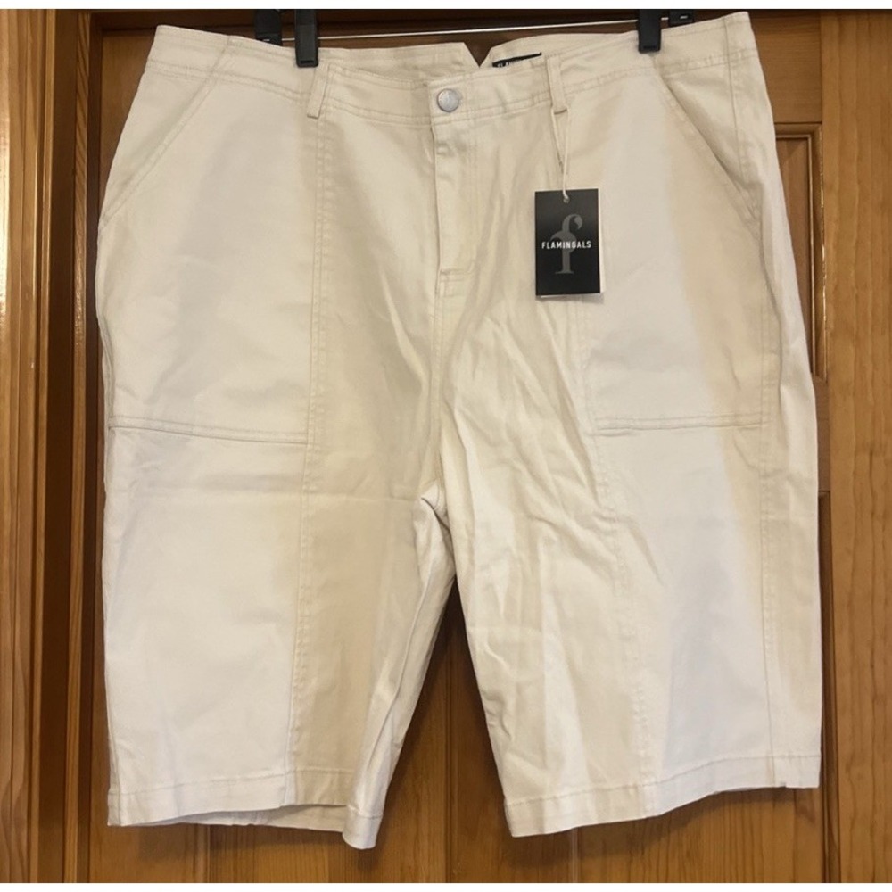 Flamingals Women's High Rise Cargo Beige Shorts Sz 4XL